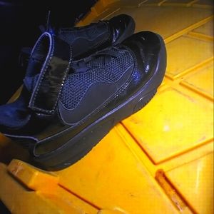 JORDAN MAX AURA 2 - BLACK/BLACK
 Boys 1y